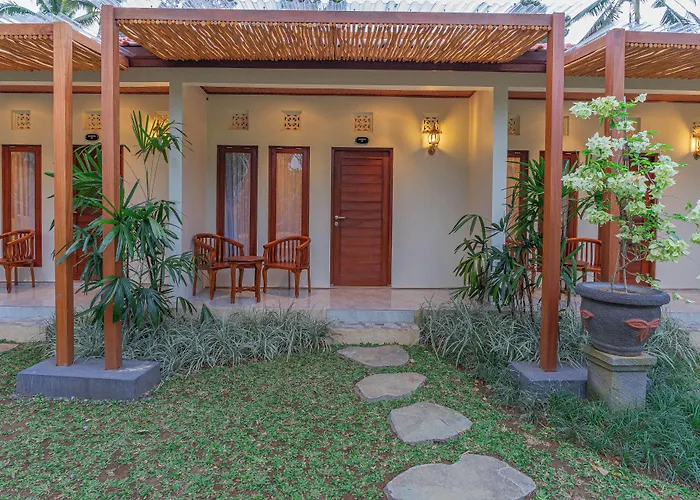ゲストハウス Puri Kurnia Ayu 3*