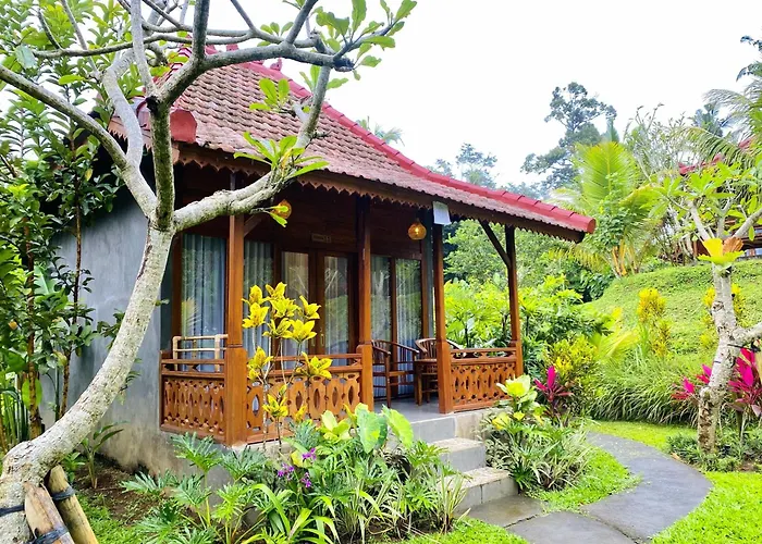 Puri Kurnia Ayu ゲストハウス 3*