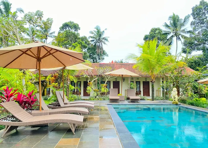ゲストハウス Puri Kurnia Ayu 3*
